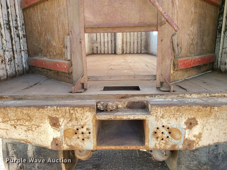 image for item GY9505 1979 GMC Brigadier  grain truck