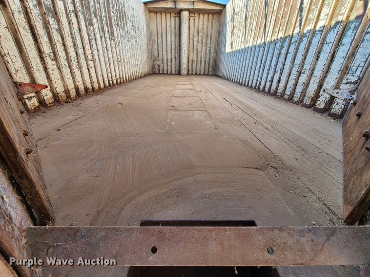 image for item GY9505 1979 GMC Brigadier  grain truck