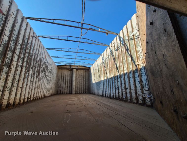 image for item GY9505 1979 GMC Brigadier  grain truck