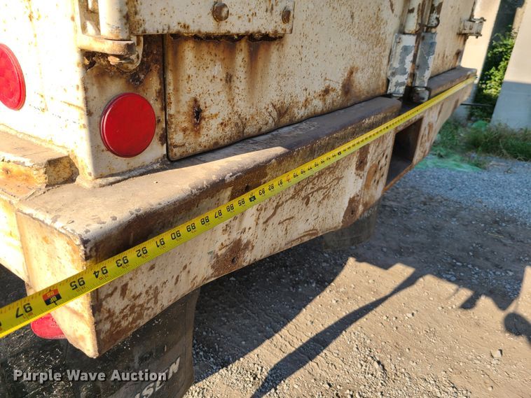 image for item GY9505 1979 GMC Brigadier  grain truck