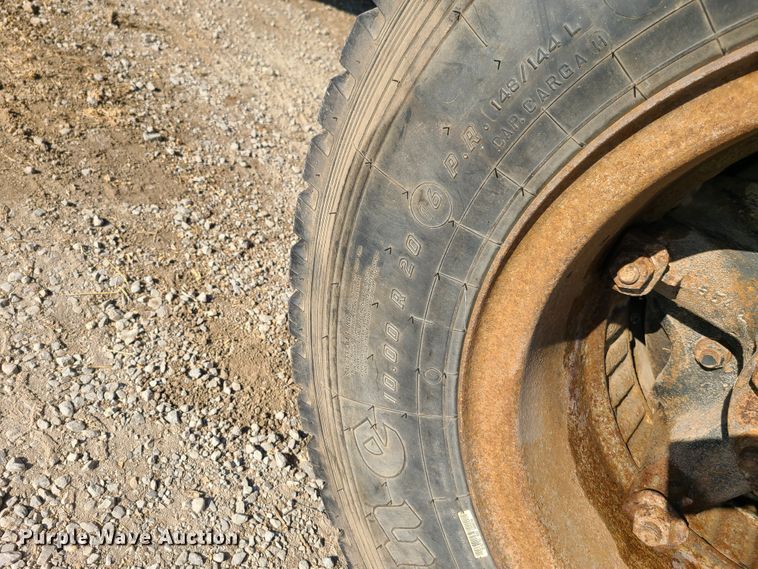 image for item GY9505 1979 GMC Brigadier  grain truck