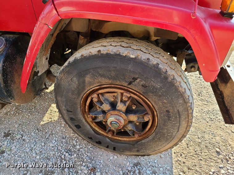 image for item GY9505 1979 GMC Brigadier  grain truck