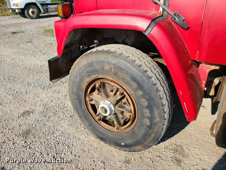 image for item GY9505 1979 GMC Brigadier  grain truck