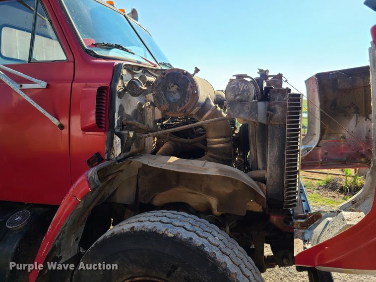 image for item GY9505 1979 GMC Brigadier  grain truck