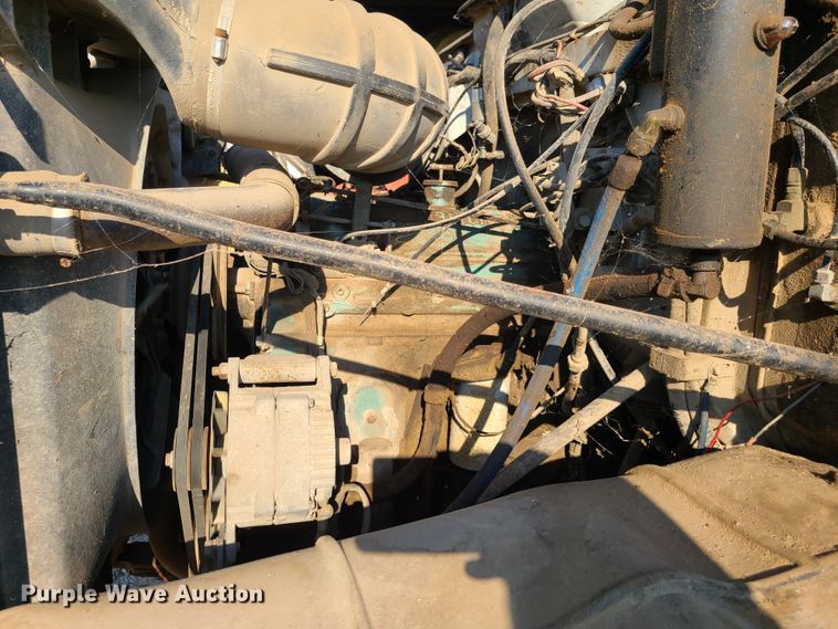 image for item GY9505 1979 GMC Brigadier  grain truck