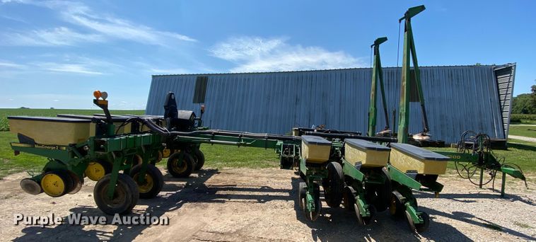 image for item HA9502 John Deere 7200 Max Emerge 2 planter