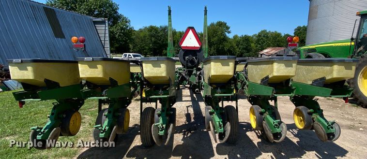 image for item HA9502 John Deere 7200 Max Emerge 2 planter