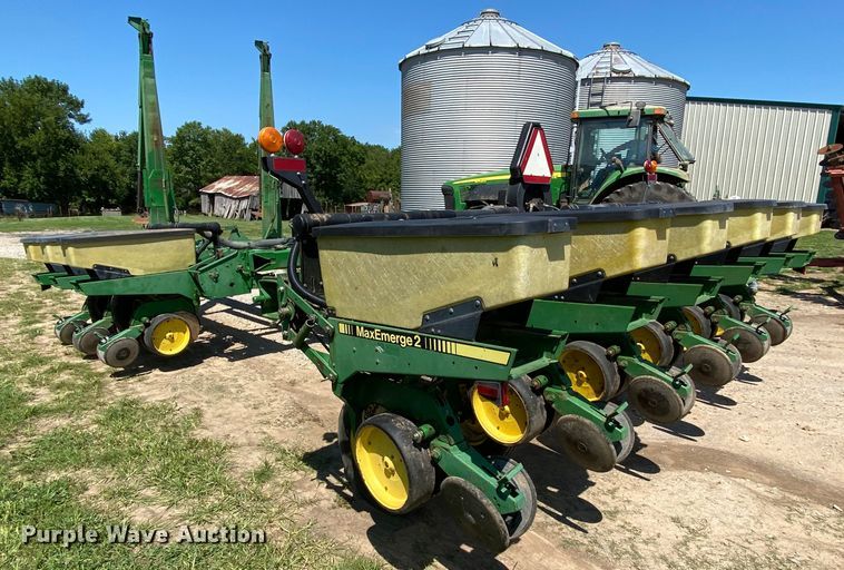 image for item HA9502 John Deere 7200 Max Emerge 2 planter