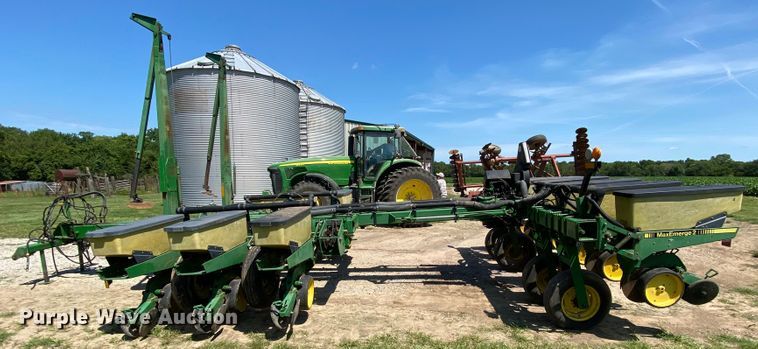 image for item HA9502 John Deere 7200 Max Emerge 2 planter