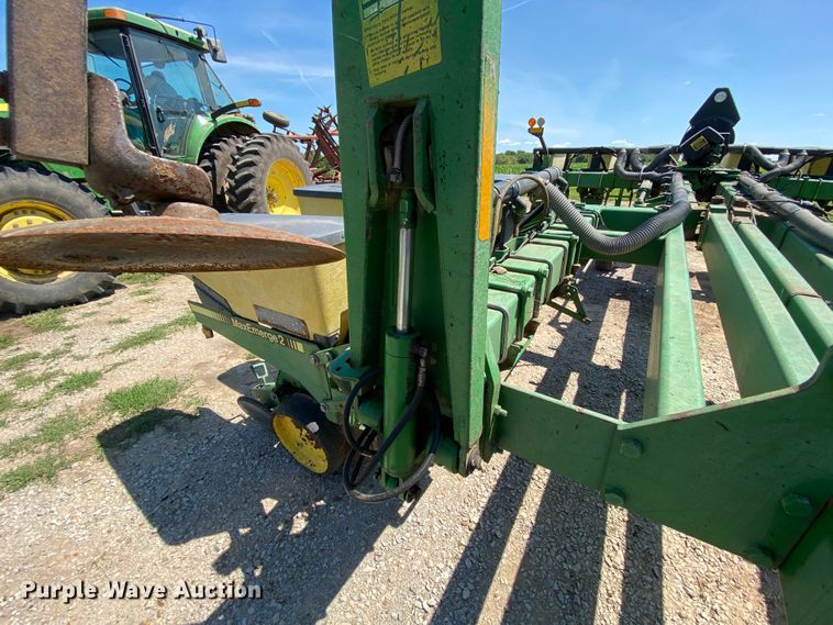 image for item HA9502 John Deere 7200 Max Emerge 2 planter