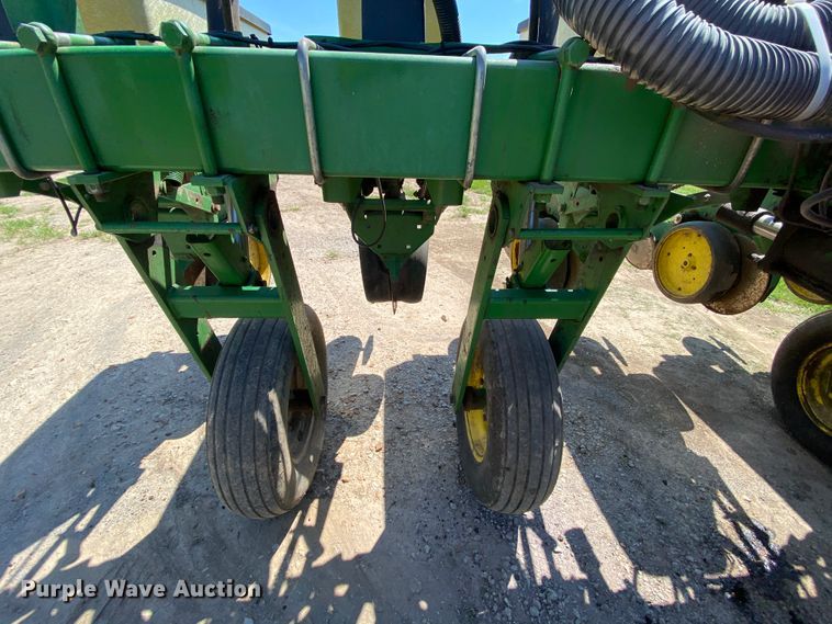 image for item HA9502 John Deere 7200 Max Emerge 2 planter