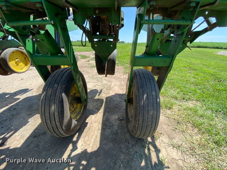 image for item HA9502 John Deere 7200 Max Emerge 2 planter