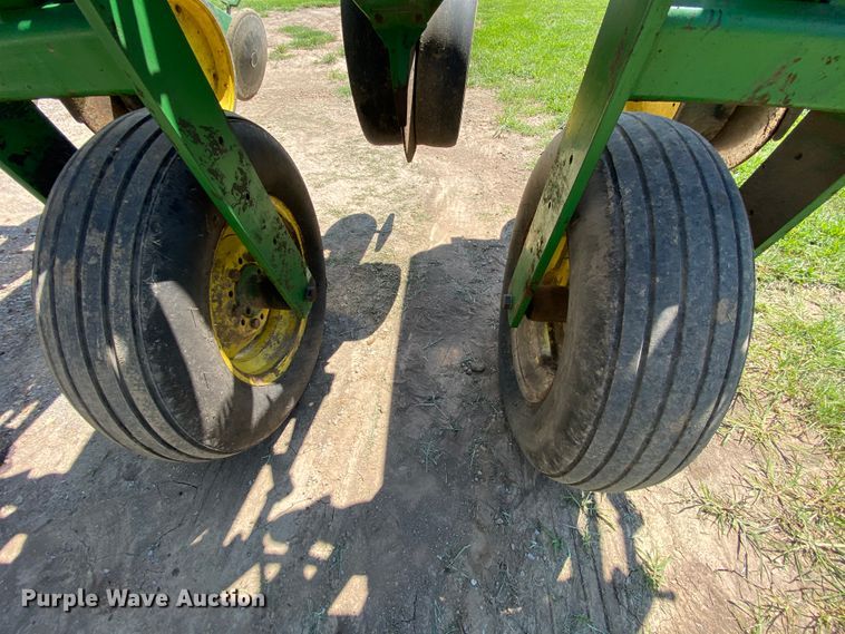 image for item HA9502 John Deere 7200 Max Emerge 2 planter