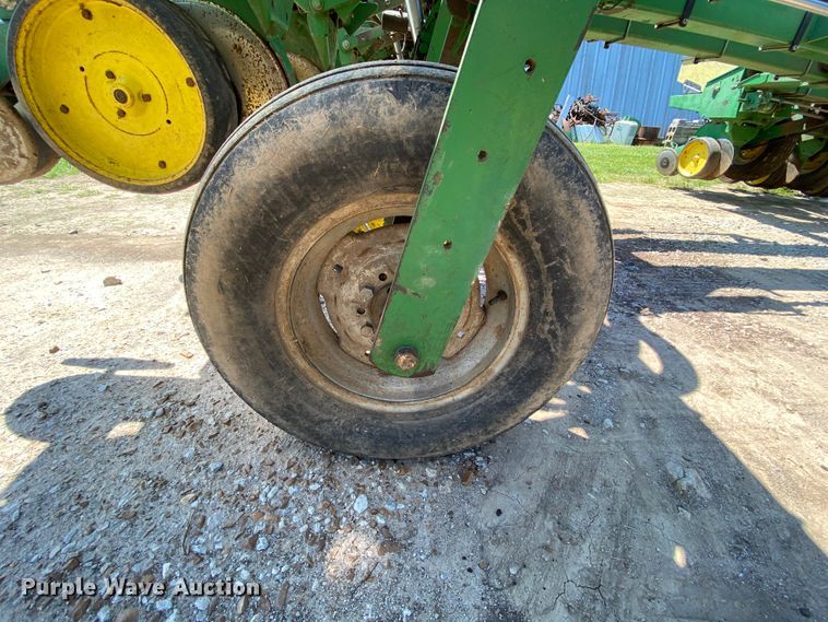 image for item HA9502 John Deere 7200 Max Emerge 2 planter