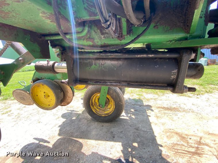 image for item HA9502 John Deere 7200 Max Emerge 2 planter