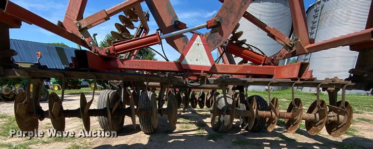 image for item HA9503 International 496 tandem disk