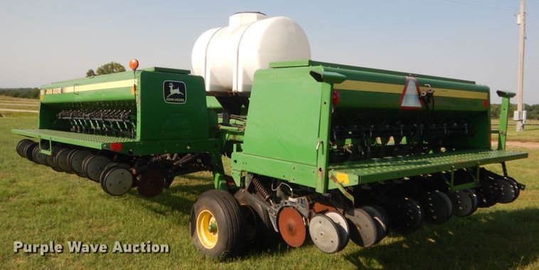 image for item HB9375 John Deere 455 grain drill