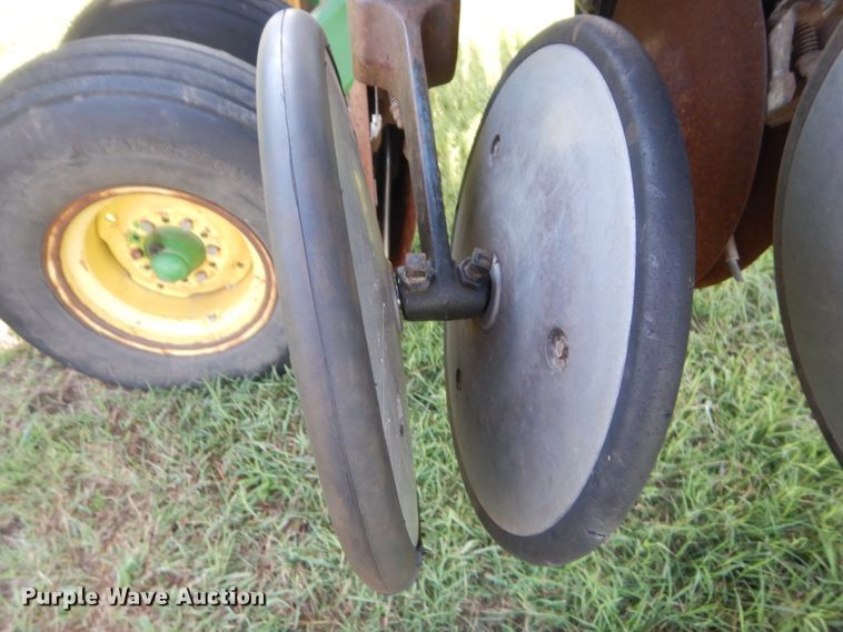 image for item HB9375 John Deere 455 grain drill