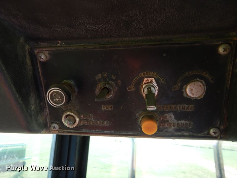 image for item HB9376 1980 Versatile 935  4WD tractor