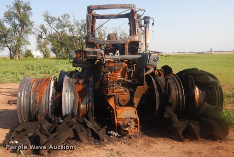 image for item HB9383 2014 John Deere  4WD tractor