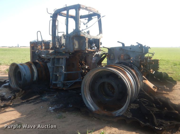 image for item HB9383 2014 John Deere  4WD tractor