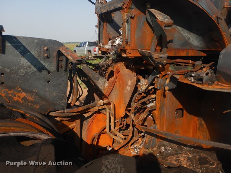 image for item HB9383 2014 John Deere  4WD tractor