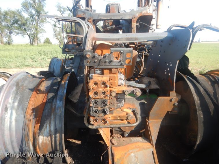 image for item HB9383 2014 John Deere  4WD tractor