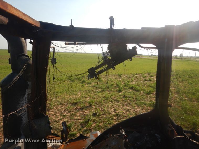 image for item HB9383 2014 John Deere  4WD tractor