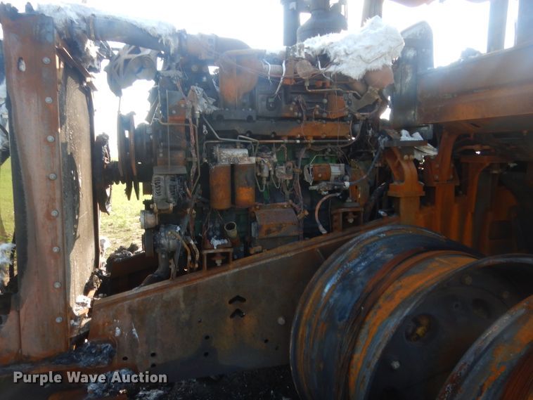 image for item HB9383 2014 John Deere  4WD tractor