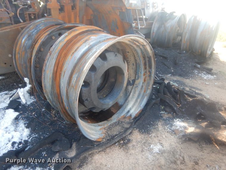 image for item HB9383 2014 John Deere  4WD tractor