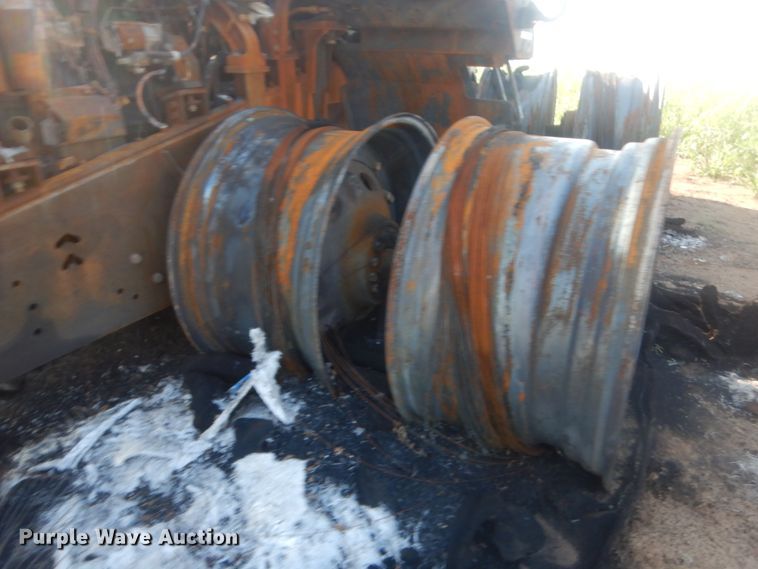 image for item HB9383 2014 John Deere  4WD tractor