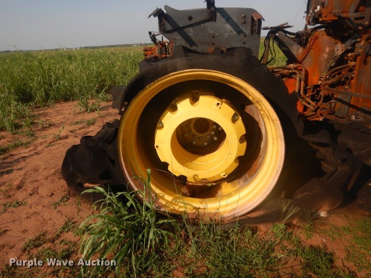 image for item HB9383 2014 John Deere  4WD tractor