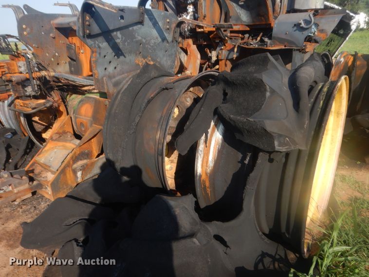 image for item HB9383 2014 John Deere  4WD tractor