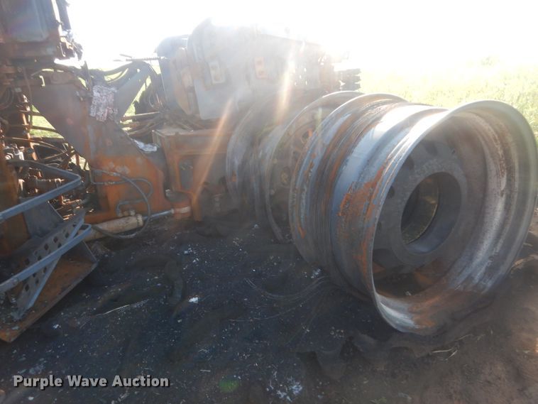 image for item HB9383 2014 John Deere  4WD tractor