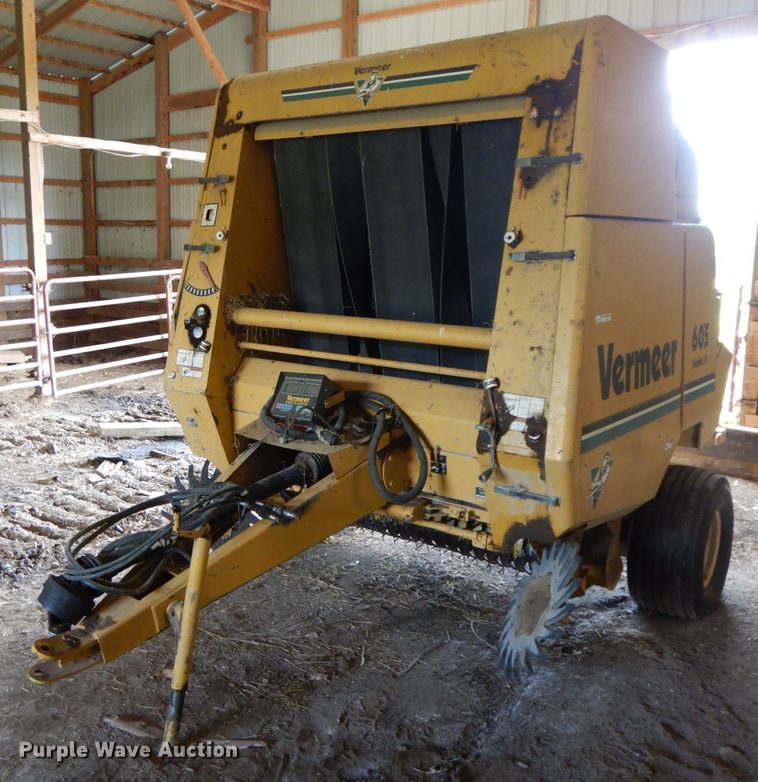 image for item HJ9518 Vermeer 605 Series K  round baler