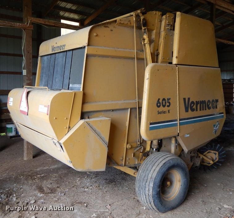 image for item HJ9518 Vermeer 605 Series K  round baler