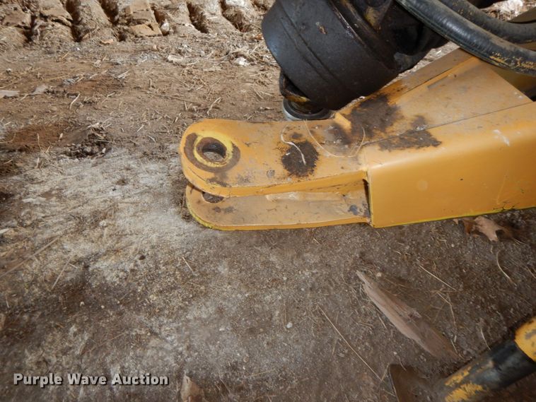 image for item HJ9518 Vermeer 605 Series K  round baler