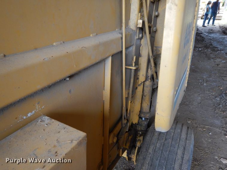 image for item HJ9518 Vermeer 605 Series K  round baler