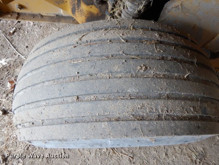 image for item HJ9518 Vermeer 605 Series K  round baler