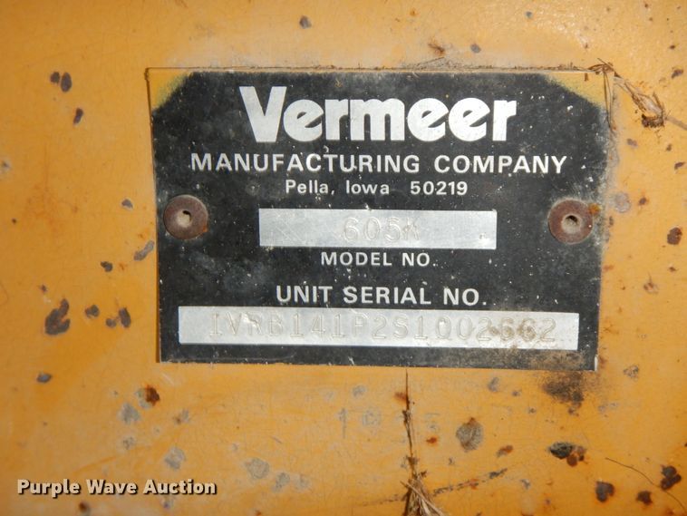 image for item HJ9518 Vermeer 605 Series K  round baler