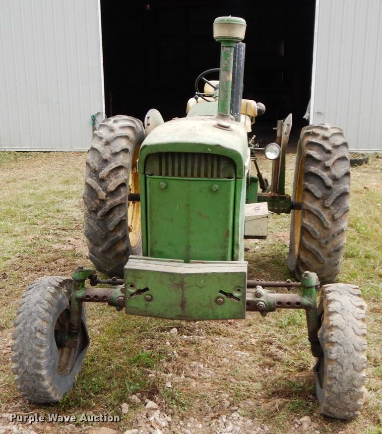 image for item HJ9525 John Deere 3010  tractor