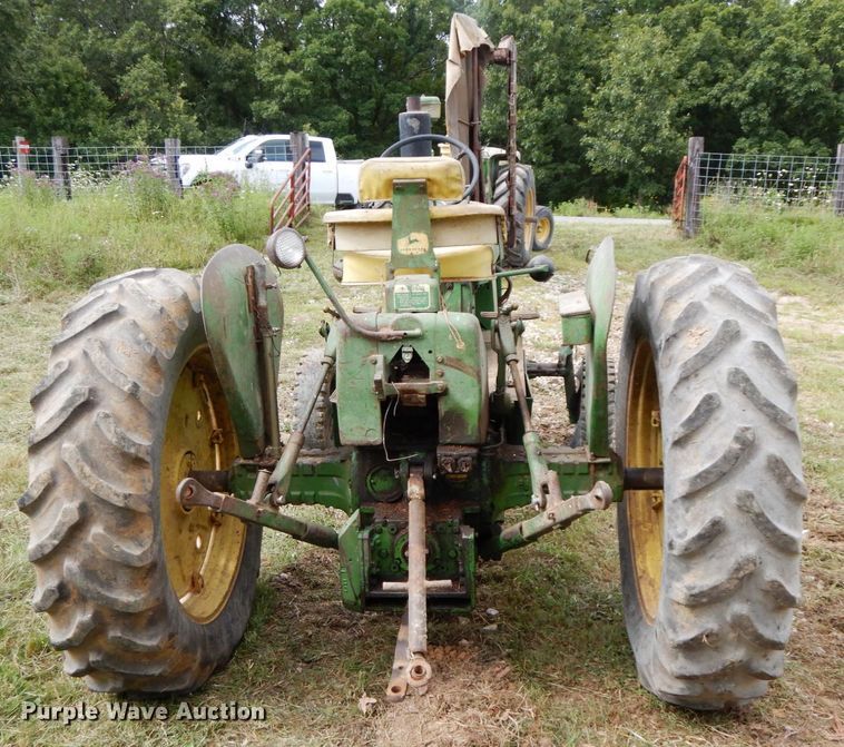 image for item HJ9525 John Deere 3010  tractor