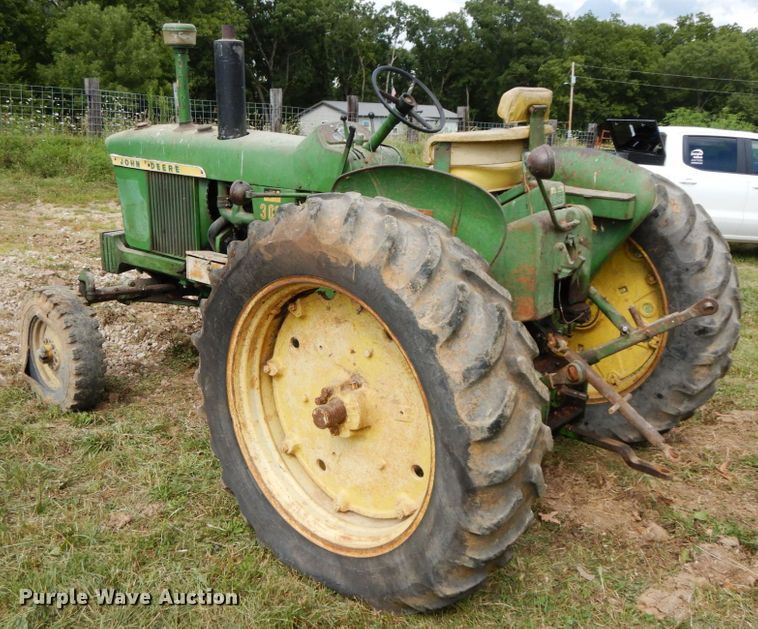 image for item HJ9525 John Deere 3010  tractor