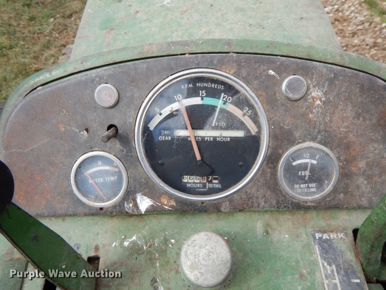 image for item HJ9525 John Deere 3010  tractor