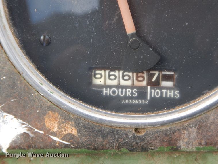 image for item HJ9525 John Deere 3010  tractor