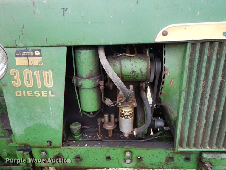 image for item HJ9525 John Deere 3010  tractor