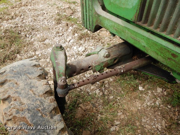 image for item HJ9525 John Deere 3010  tractor