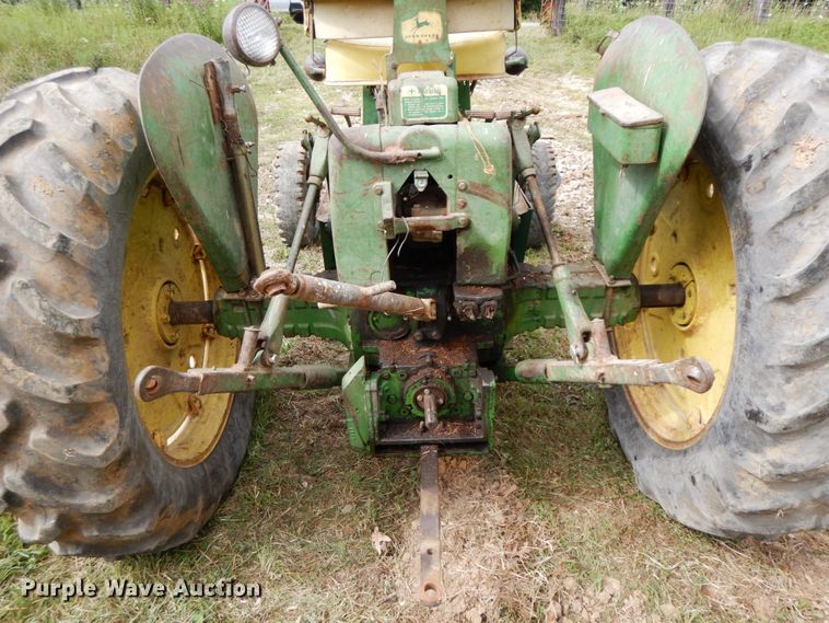 image for item HJ9525 John Deere 3010  tractor
