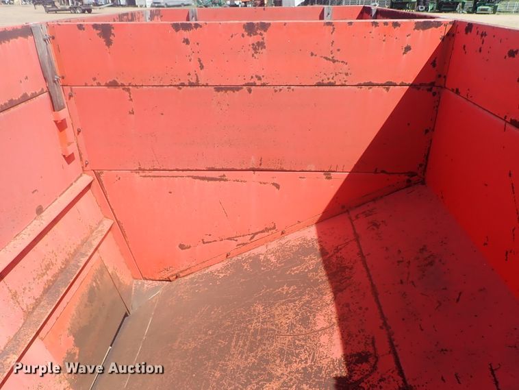 image for item HK9752 Gravity wagon