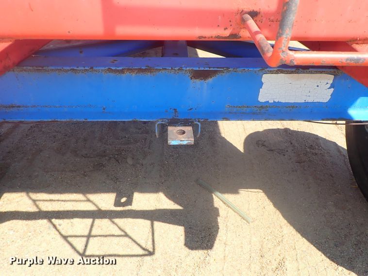 image for item HK9752 Gravity wagon